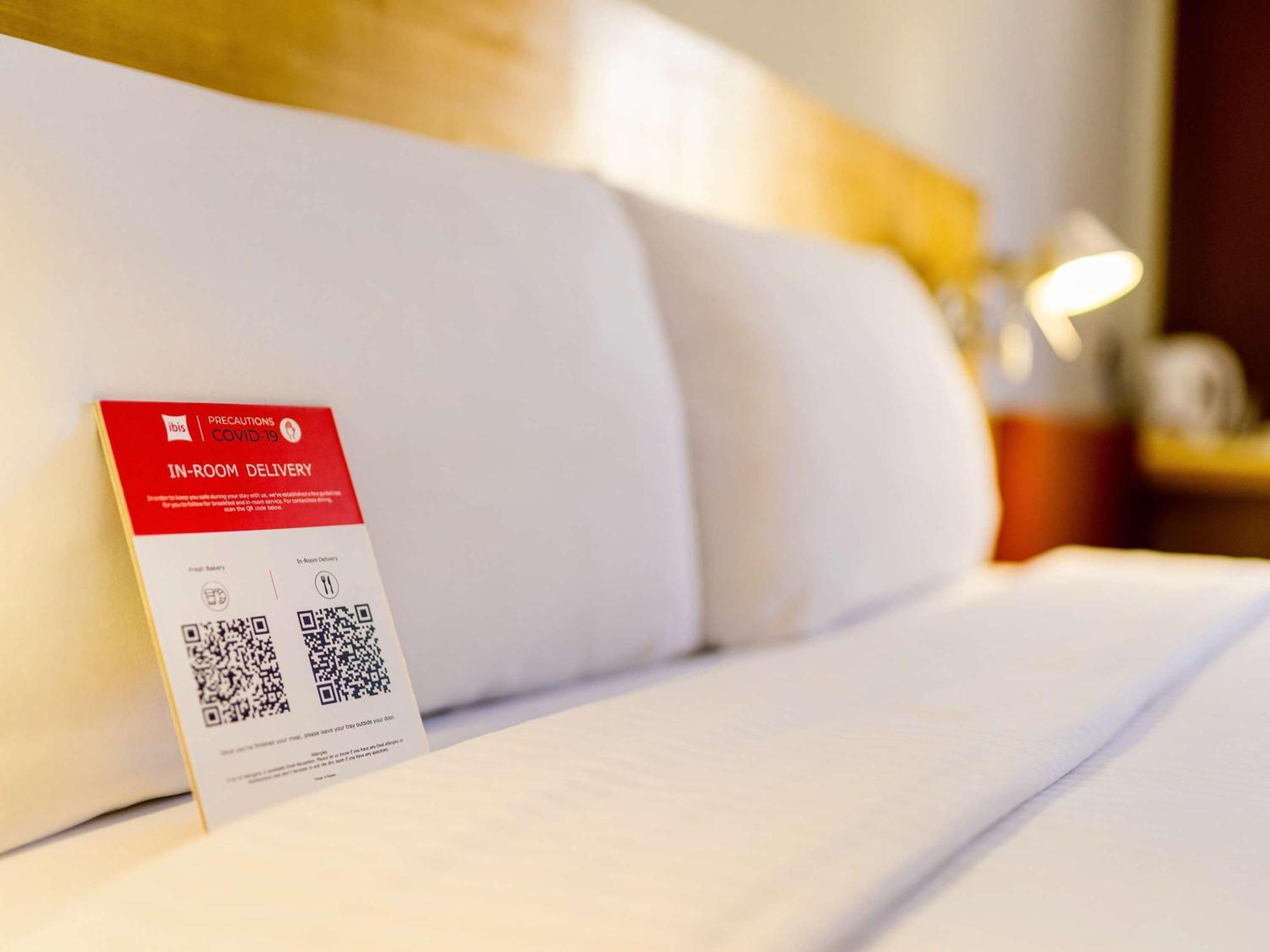 Ibis Centre Comedie Hotel 3*